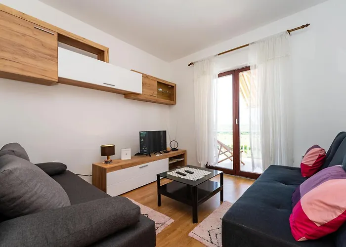 Pet Friendly In Murvica Gornja Hébergement de vacances Njegus