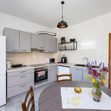 Holiday home Awesome In Murvica Gornja Njegus